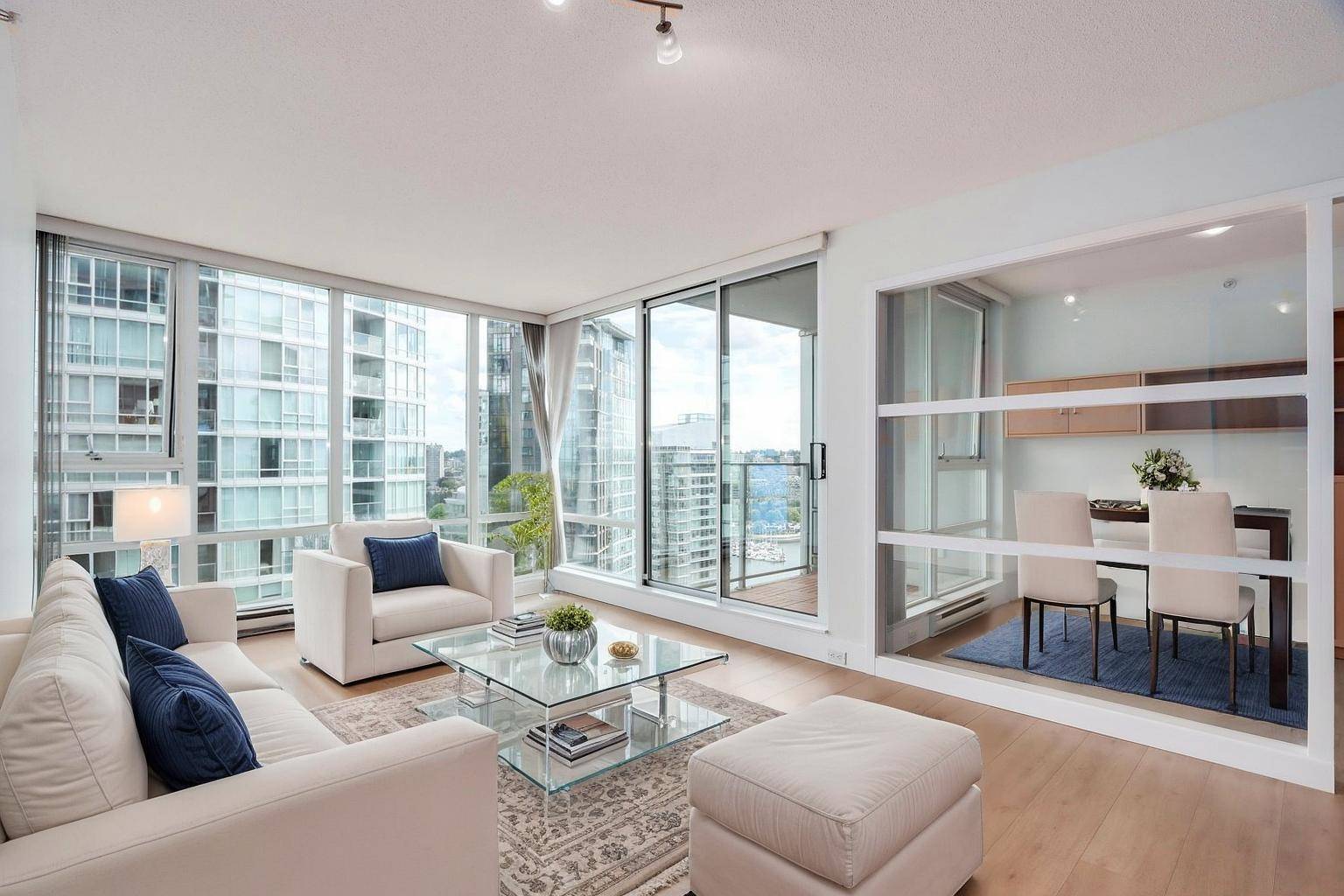 1495 Richards ST #2805, Vancouver, BC V6Z 3E3