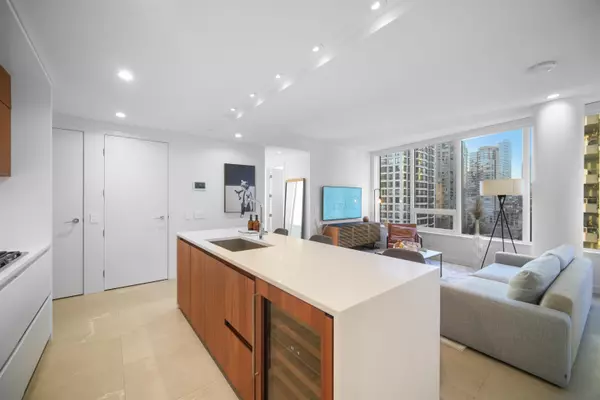 Vancouver, BC V6B 0R6,885 Cambie ST #1405