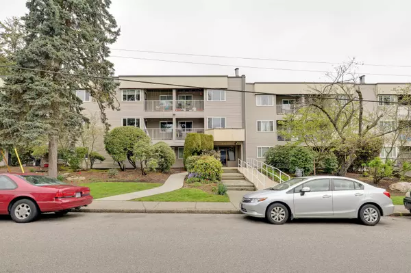 Coquitlam, BC V3J 1T9,1209 Howie AVE #213