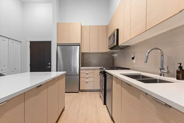 Langley, BC V2Y 4J4,8150 207 ST #C614