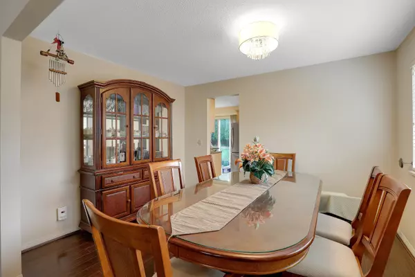 Surrey, BC V3V 7P8,8874 143a ST