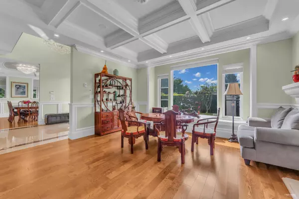 West Vancouver, BC V7V 2G6,1835 Mathers AVE