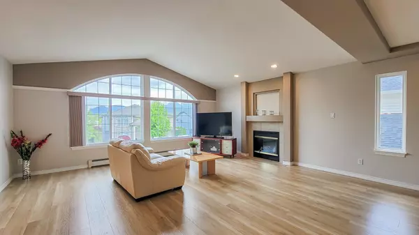 Maple Ridge, BC V2X 0W1,22084 Isaac CRES
