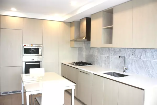 Richmond, BC V6X 0S3,8800 Hazelbridge WAY #920