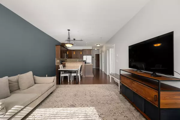 14333 104 AVE #303, Surrey, BC V3T 0E1