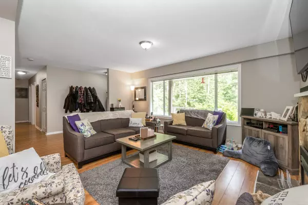 Maple Ridge, BC V2W 1N6,12313 Mcnutt RD