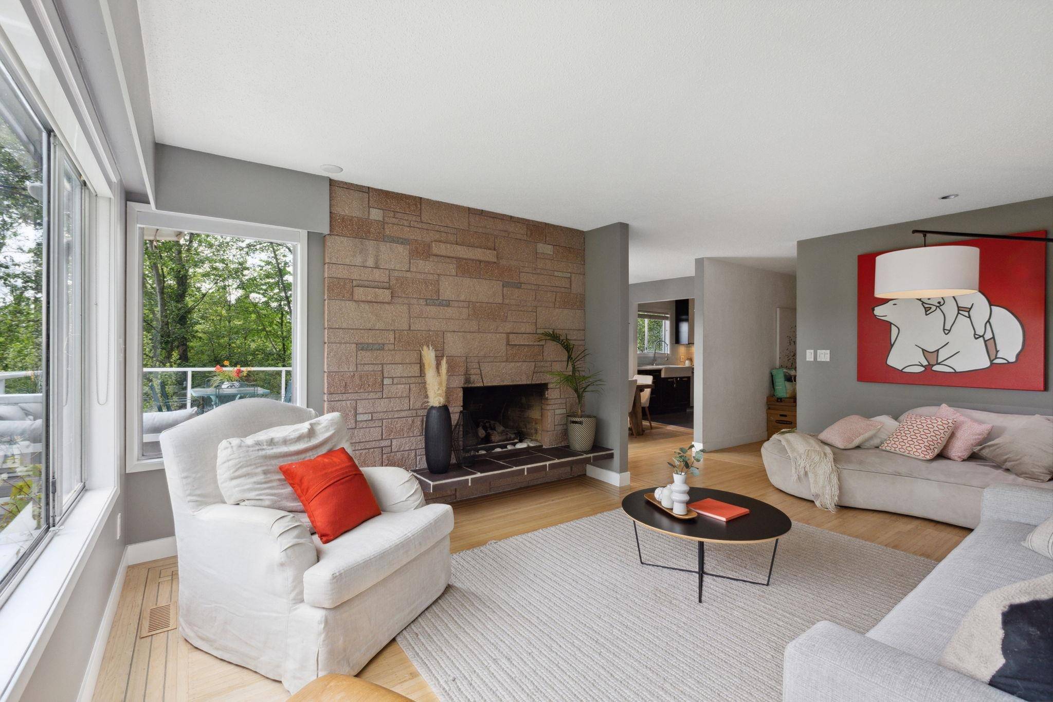 North Vancouver, BC V7N 2T4,345 W Braemar RD