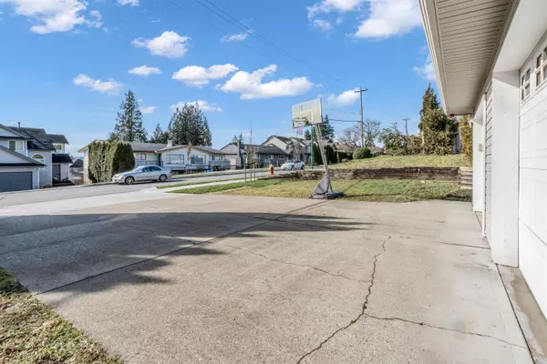 Coquitlam, BC V3K 3H2,1067 Dansey AVE