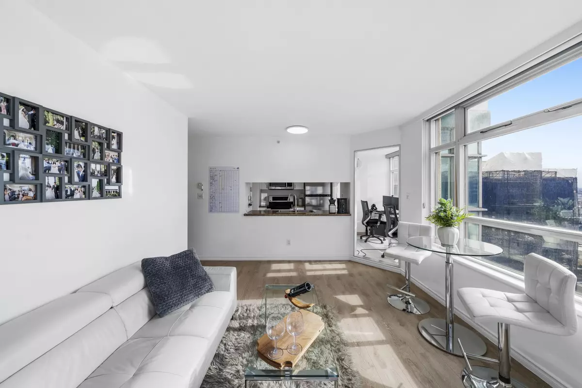 Vancouver, BC V6B 6H4,438 Seymour ST #1709