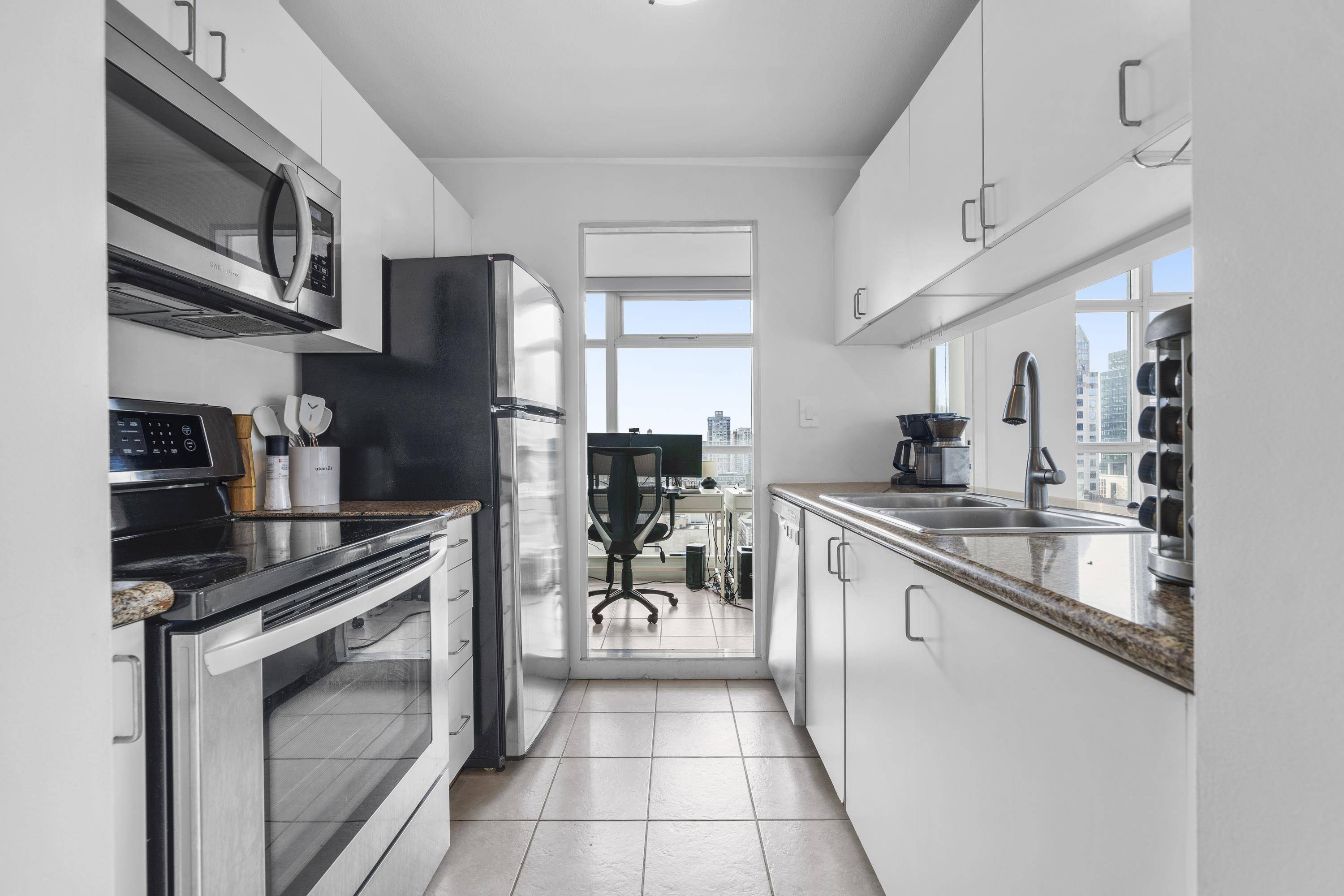 438 Seymour ST #1709 Vancouver, BC V6B 6H4