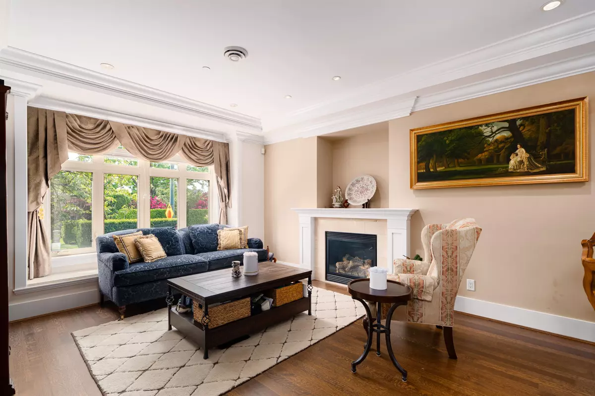 Vancouver, BC V6P 2P2,1683 W 64th AVE