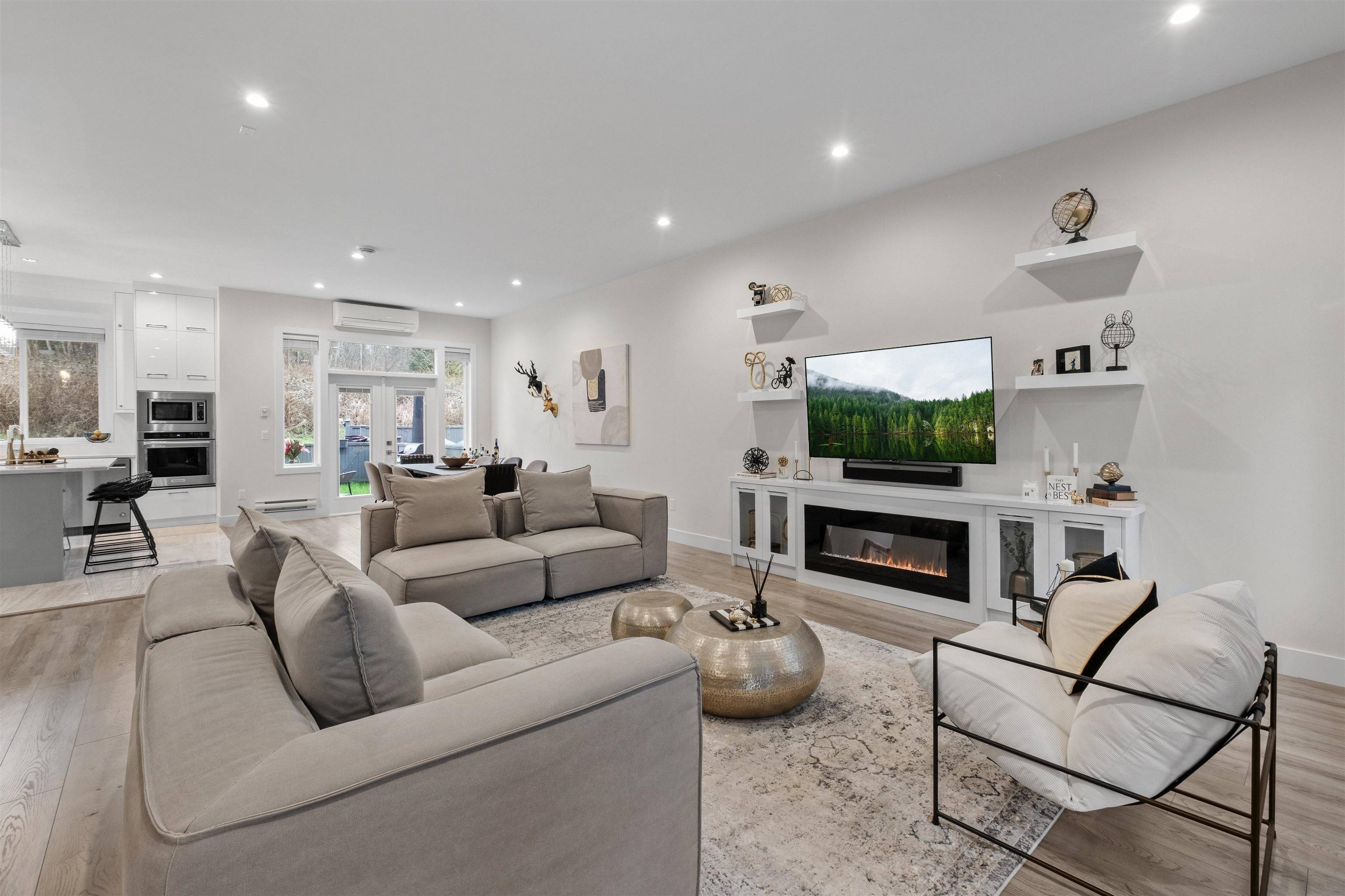 Coquitlam, BC V3B 0P8,3499 Gislason AVE #102