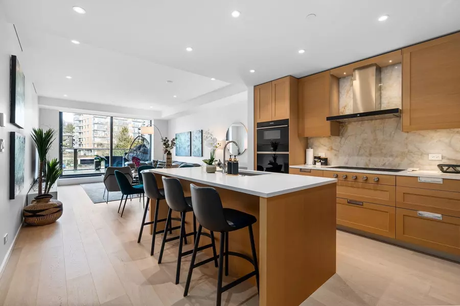 1355 Bellevue AVE #310, West Vancouver, BC V7T 0B4