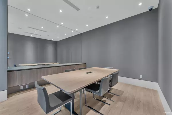 1550 Fern ST #2104 North Vancouver, BC V7J 0A9