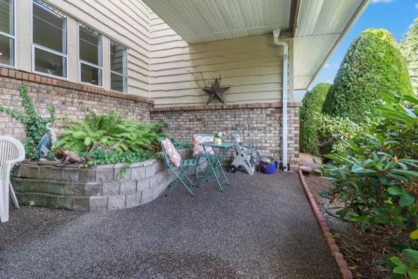 Delta, BC V4L 2H7,83 Woodland DR