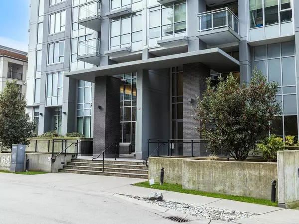 13325 102a AVE #802, Surrey, BC V3T 0J5