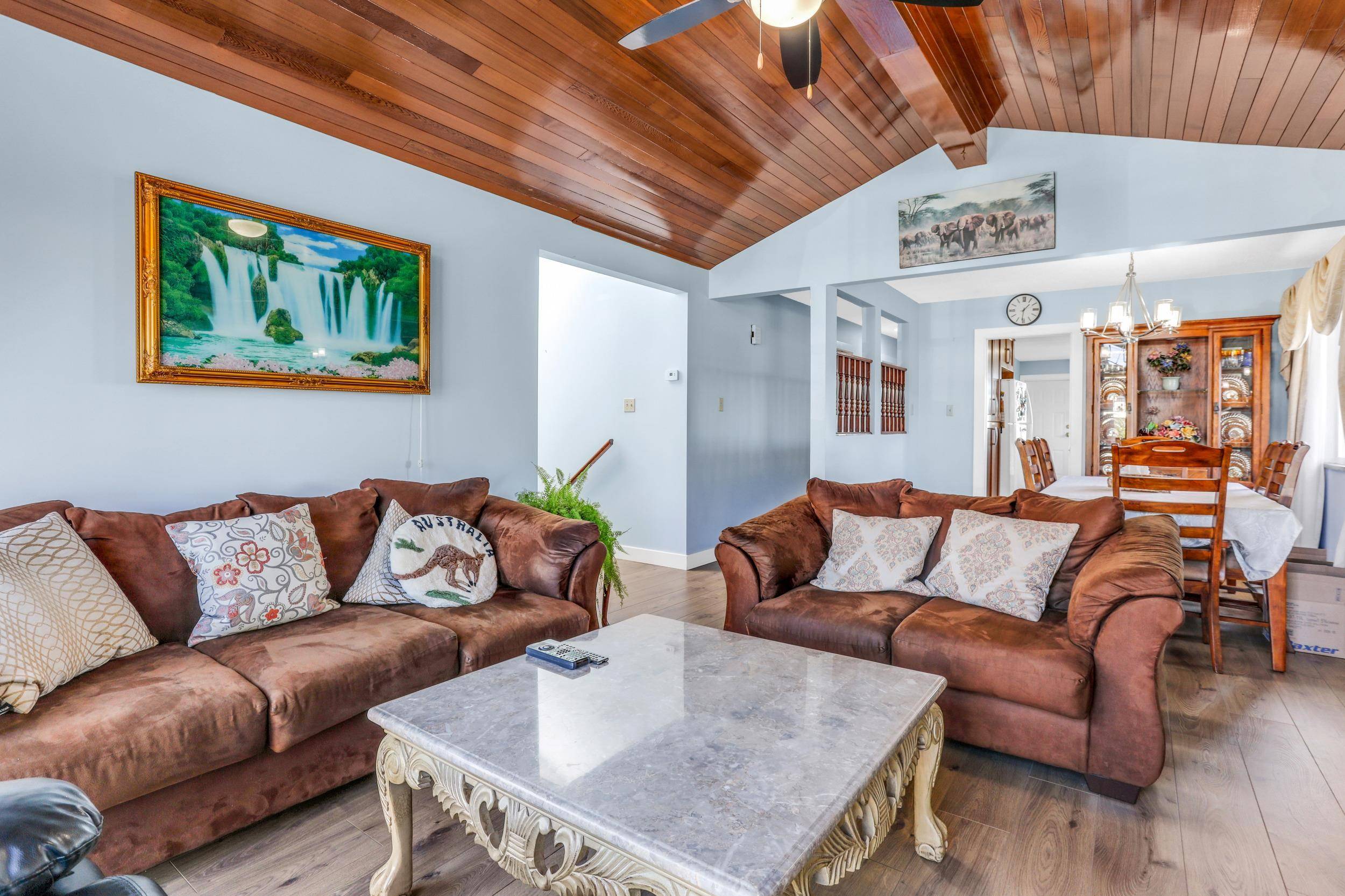 Vancouver, BC V5X 2A4,706 E 60th AVE