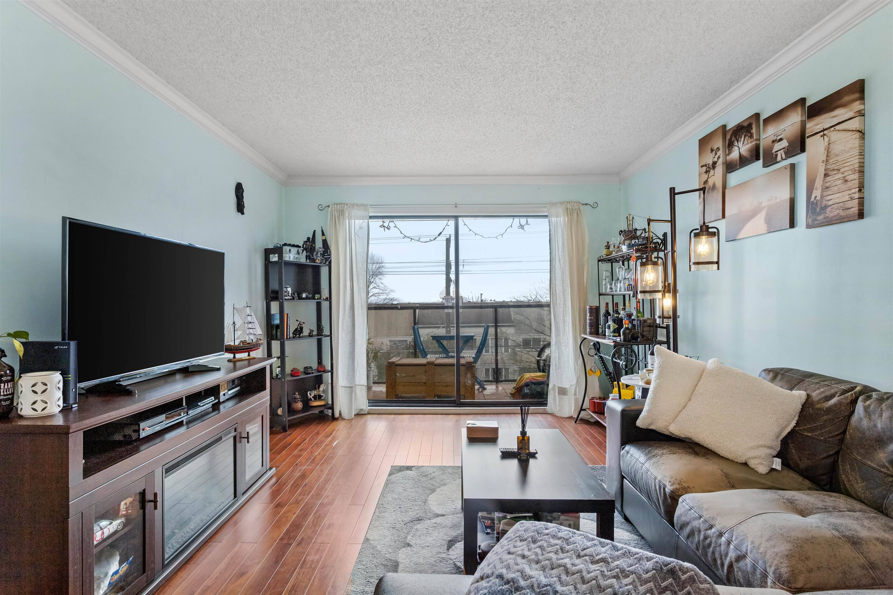 New Westminster, BC V3M 3Y2,315 Tenth ST #306