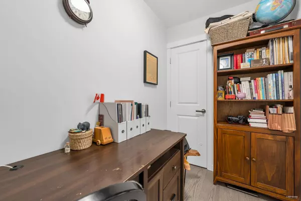 3563 Ross DR #636 Vancouver, BC V6S 0L3