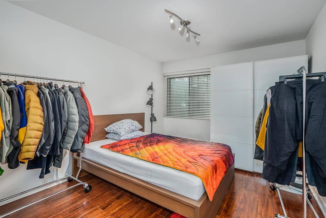 Vancouver, BC V6R 1P4,3787 W 4th AVE #111