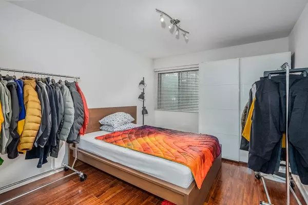 Vancouver, BC V6R 1P4,3787 W 4th AVE #111