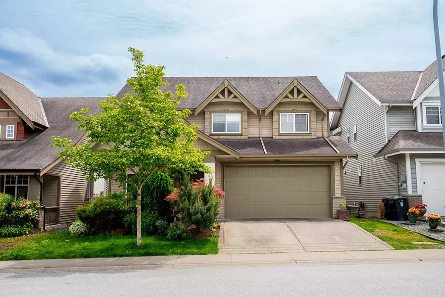 19726 70 AVE, Langley, BC V2Y 3E8