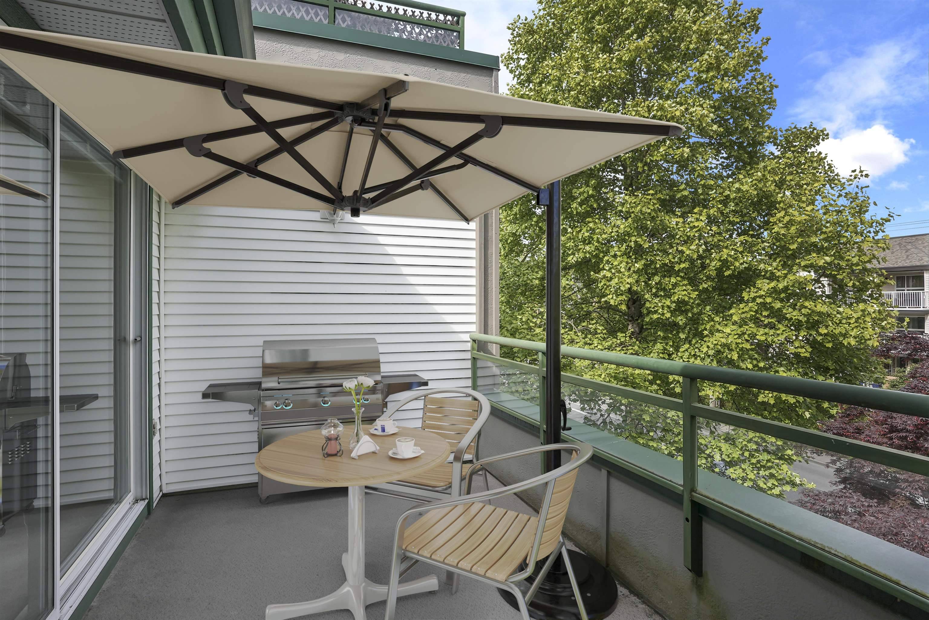 White Rock, BC V4B 5K1,1575 Best ST #401