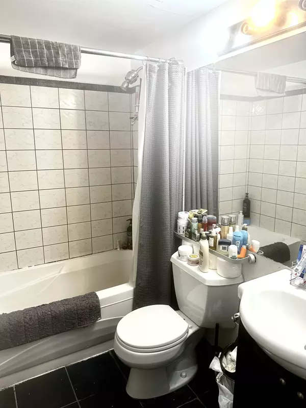 1188 Howe ST #806 Vancouver, BC V6Z 2S8