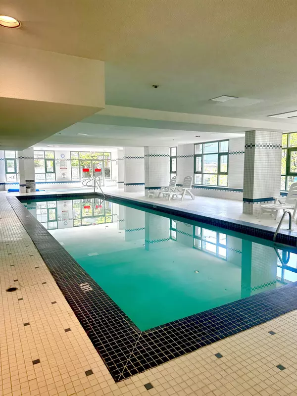 1188 Howe ST #806 Vancouver, BC V6Z 2S8