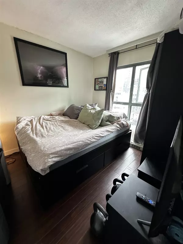 1188 Howe ST #806 Vancouver, BC V6Z 2S8