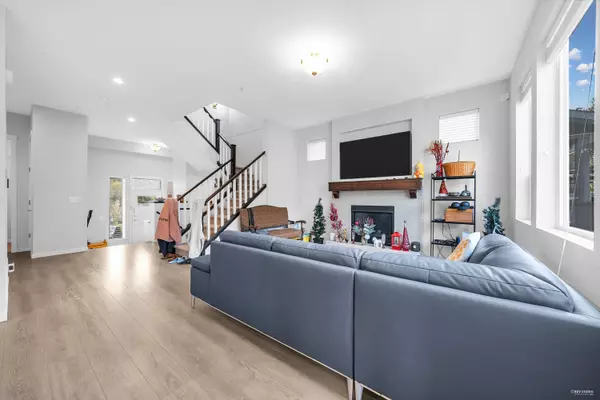 Maple Ridge, BC V2W 1H5,24355 112b AVE