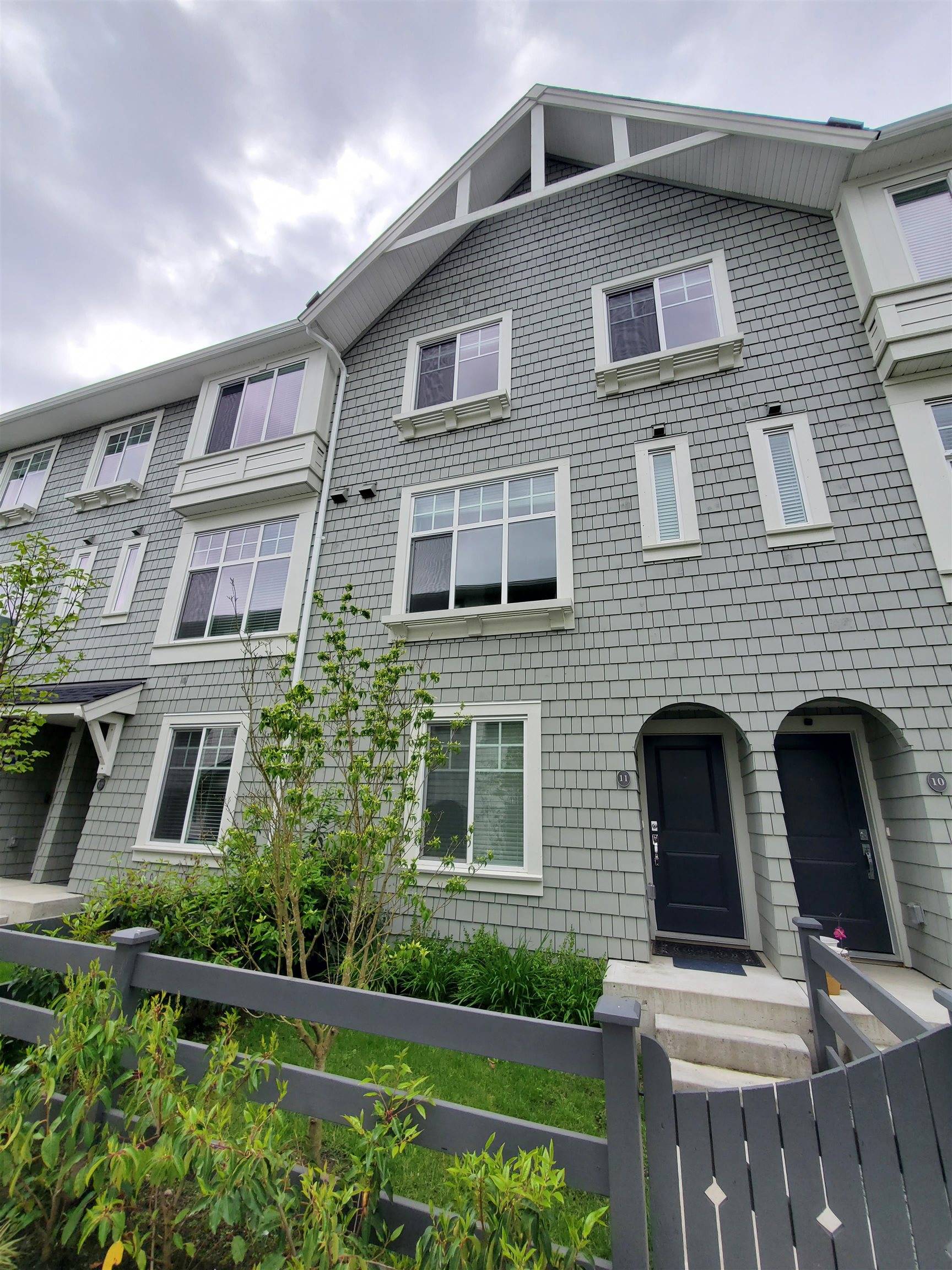 Surrey, BC V4N 6W2,15850 85 AVE #11