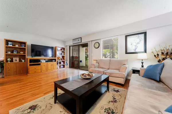 Surrey, BC V3V 6B9,9383 121 ST #11