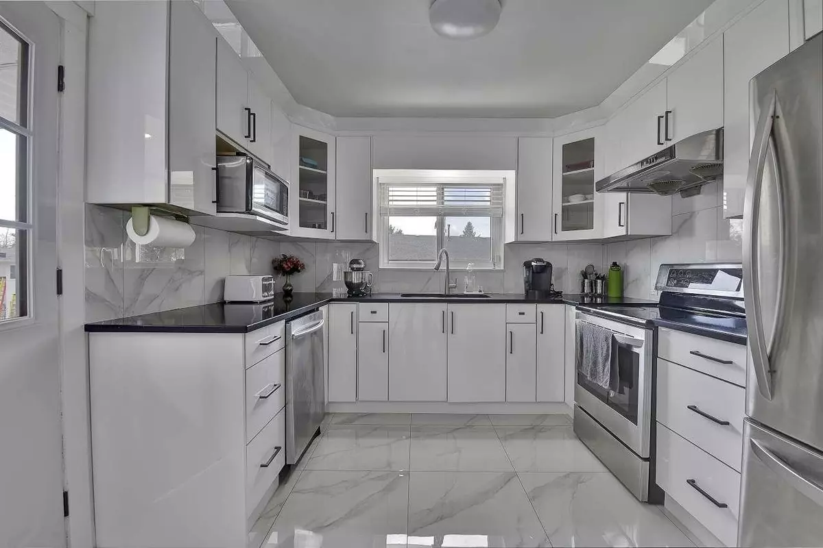 Surrey, BC V3V 5M4,10121 127b ST
