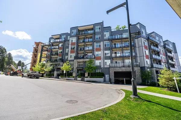 Surrey, BC V3T 0R7,11077 Ravine RD #506
