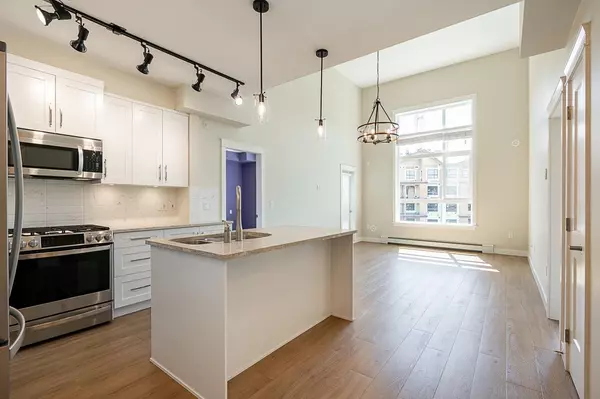 Surrey, BC V3T 0R7,11077 Ravine RD #506
