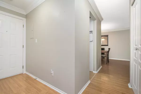Langley, BC V3A 3W6,20177 54a AVE #210