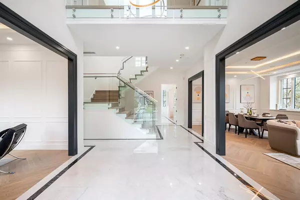 Vancouver, BC V6M 1R2,1203 W 38th AVE