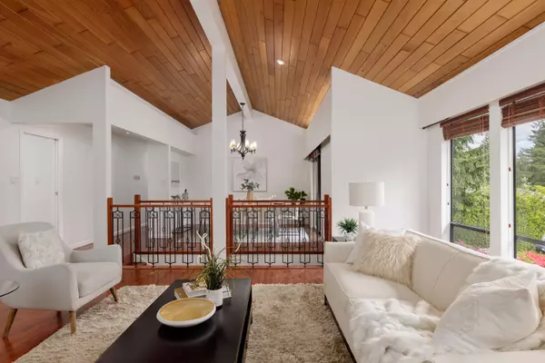 North Vancouver, BC V7N 1R3,548 E Braemar RD