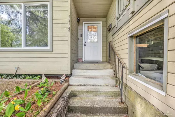 Surrey, BC V3V 6R8,13124 Doone PL