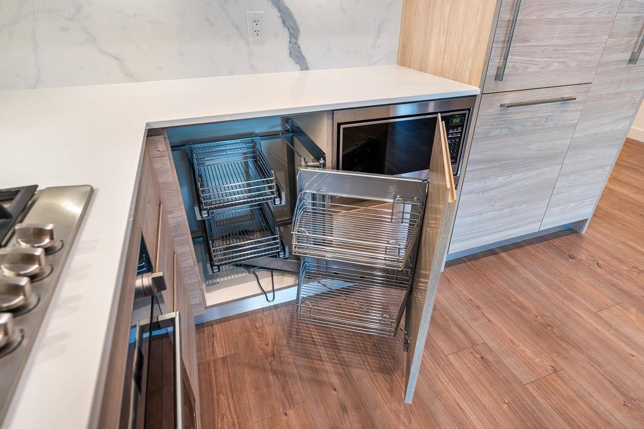 585 Austin AVE #902 Coquitlam, BC V3K 0G6