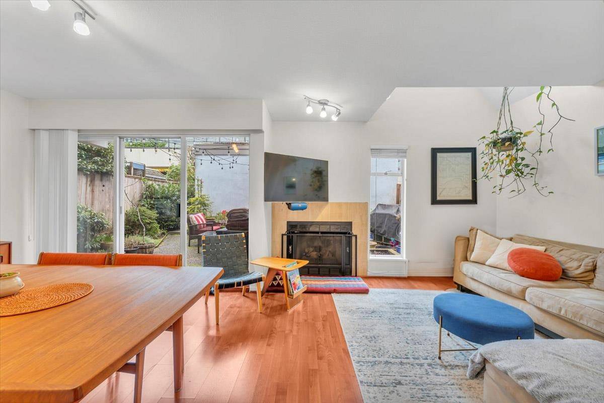 Vancouver, BC V6K 2C1,3060 W 8th AVE