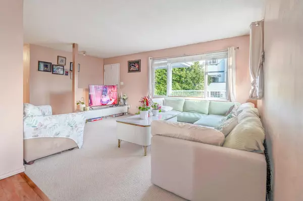 Surrey, BC V3W 2P6,13963 72 AVE #407