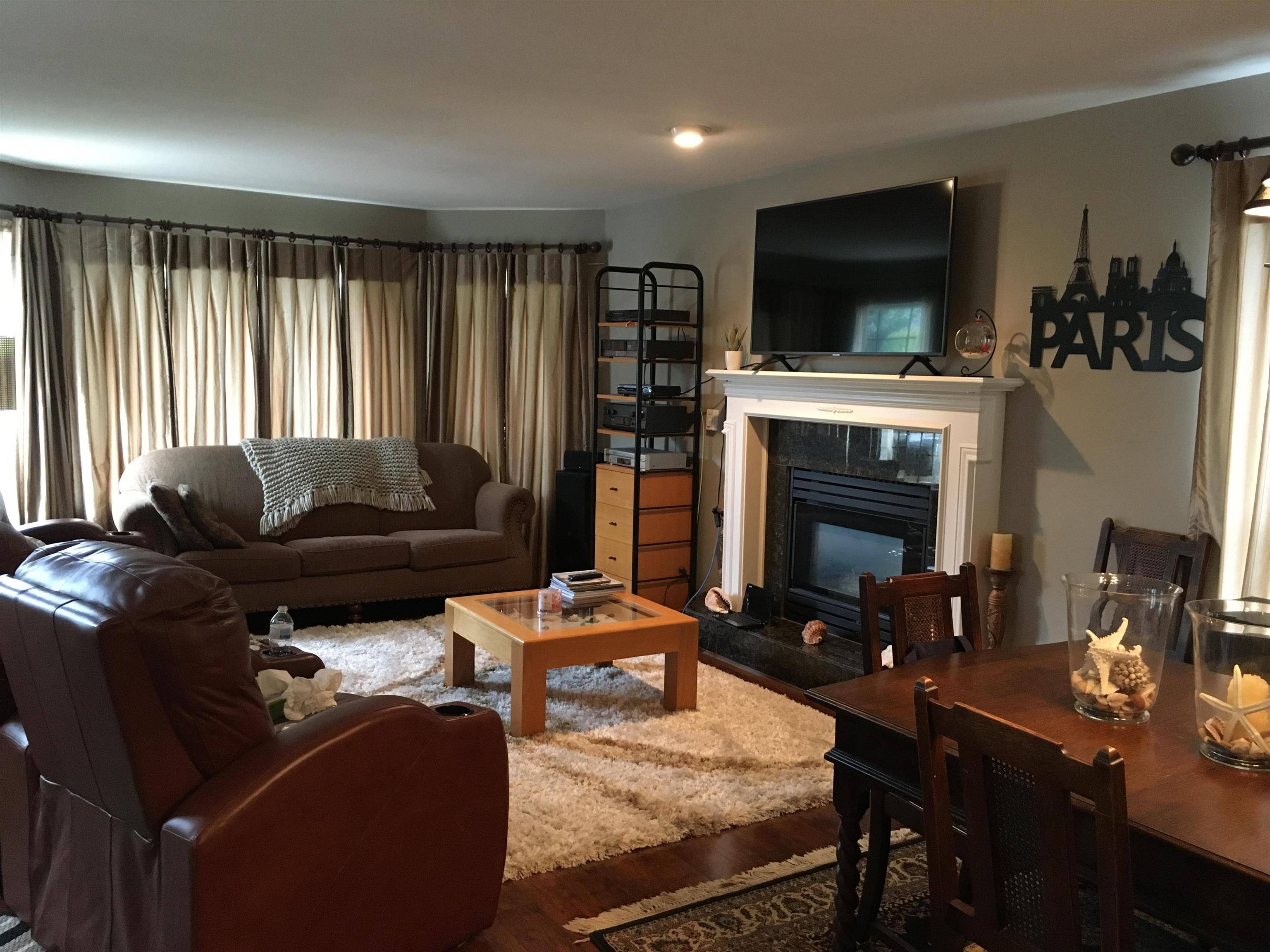 Surrey, BC V4A 4Z1,1187 King George BLVD