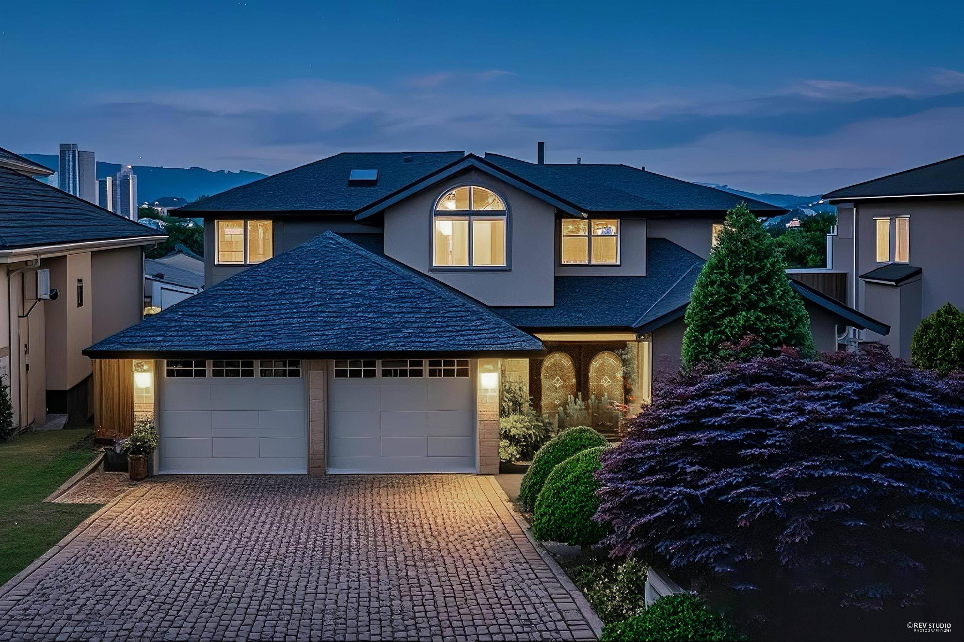 7548 Sequoia RD, Burnaby, BC V3N 4W9
