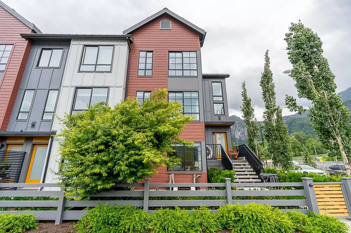 Squamish, BC V8B 2A1,37981 Helm WAY