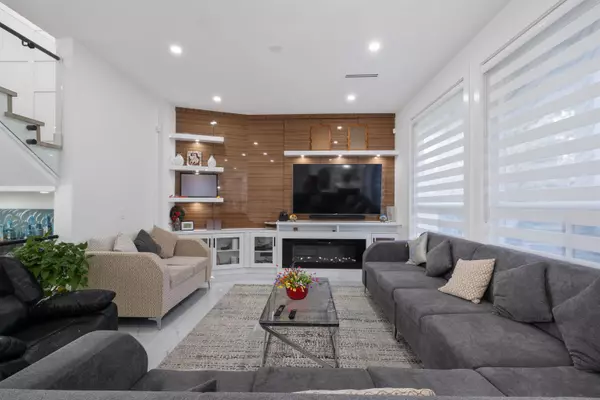 Surrey, BC V3S 3H8,6342 150a ST