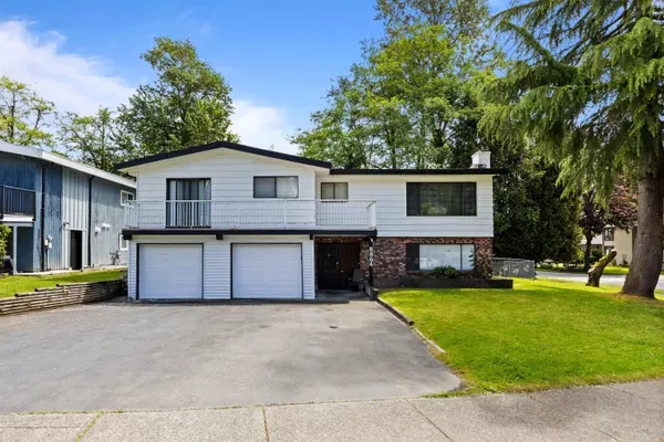 8864 Ursus CRES, Surrey, BC V3V 6L4