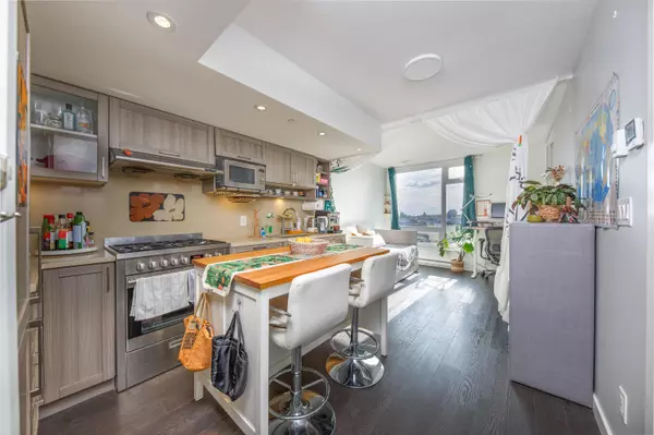 5470 Ormidale ST #1003 Vancouver, BC V5R 0G6