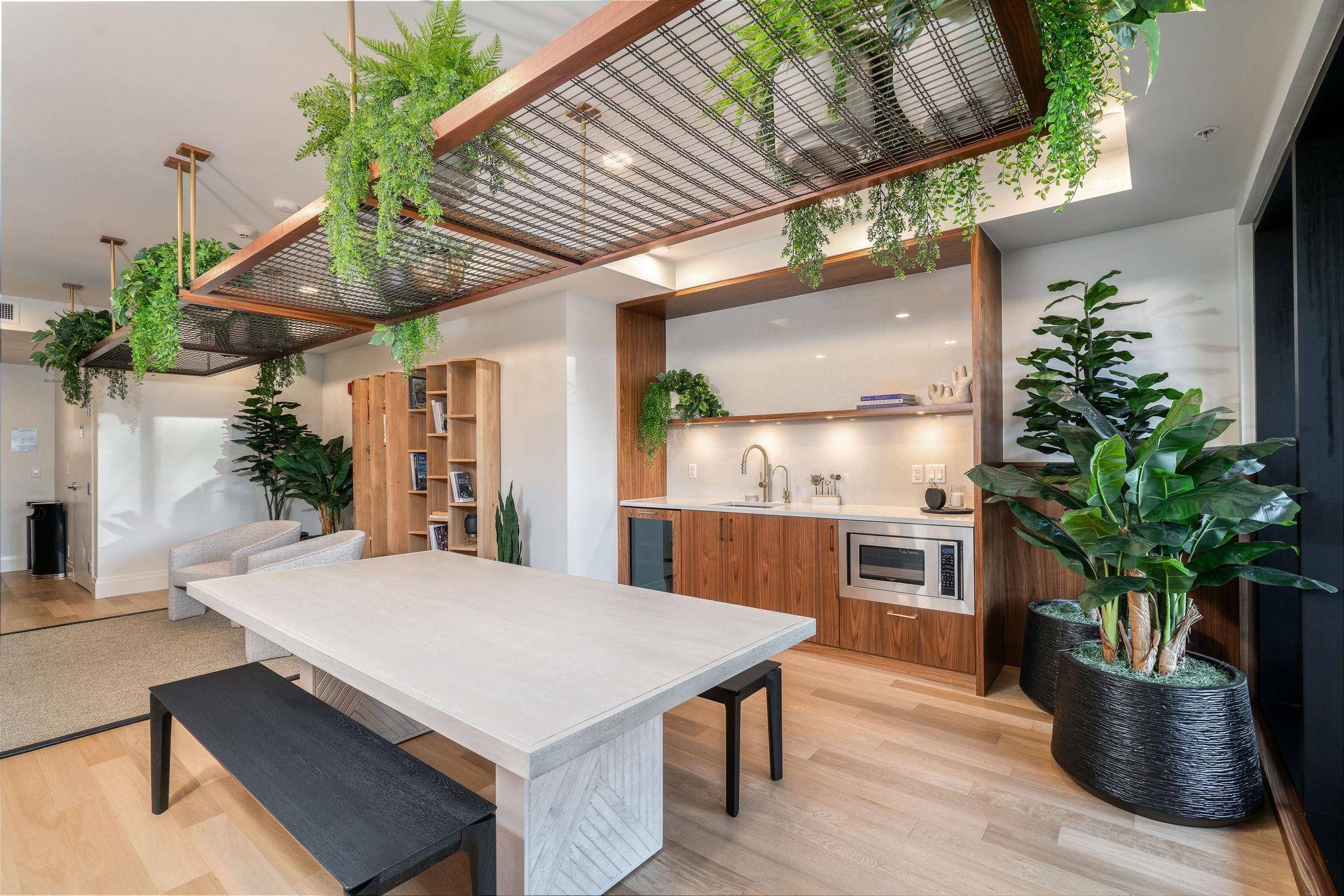 2550 Garden DR #202 Vancouver, BC V5N 4X6